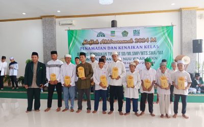 Para Santri dan Santriwati Juara Kelas